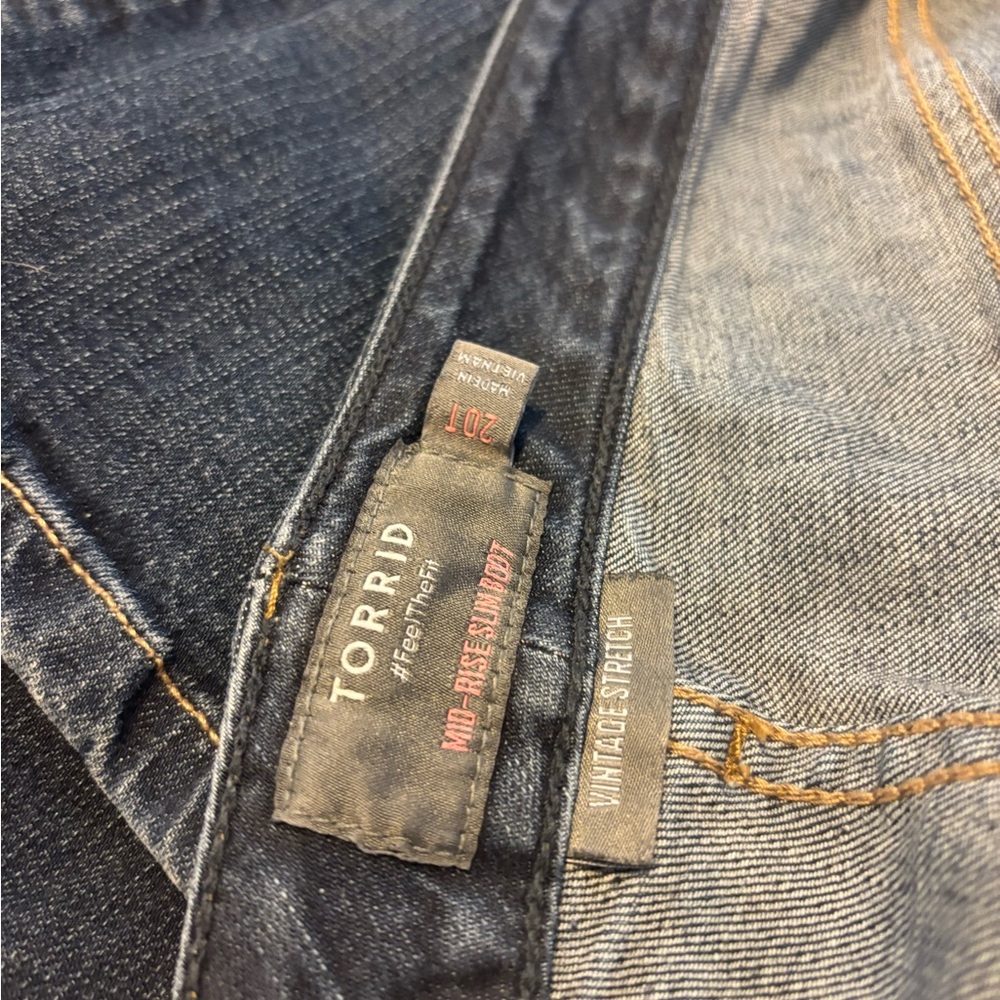 3 pack Ws 20T Torrid Jeans Mid-rise slim boot, vintage stretch